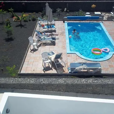 Villa Playa Blanca Sleeps 8 Pool Wifi *