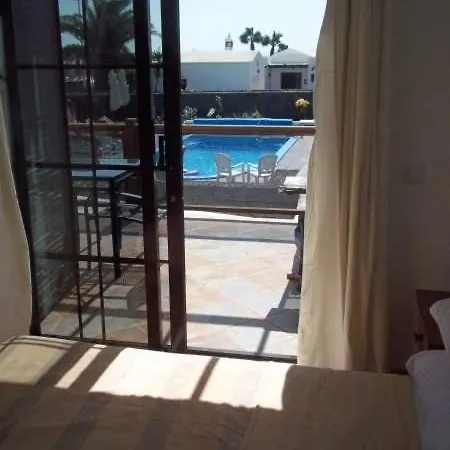 Playa Blanca Sleeps 8 Pool Wifi Villa
