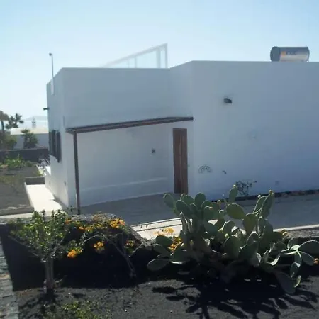 Playa Blanca Sleeps 8 Pool Wifi Villa